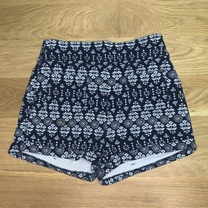 Hollister patterned stretchy shorts